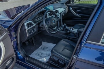 BMW 330 Serie 3 - 2018r - 330i Nawigacja, Klimatyzacja AC, HeadUp - Zdjęcie #4