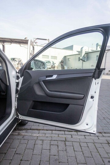 Audi A3 1.9 TDI 105KM Alufelgi Czujniki Klimatyzacja - Zdjęcie #12