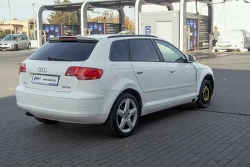 Audi A3 1.9 TDI 105KM Alufelgi Czujniki Klimatyzacja - Zdjęcie #3