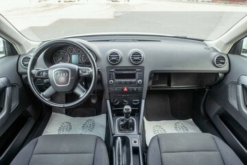 Audi A3 1.9 TDI 105KM Alufelgi Czujniki Klimatyzacja - Zdjęcie #7