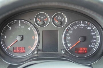 Audi A3 1.9 TDI 105KM Alufelgi Czujniki Klimatyzacja - Zdjęcie #8